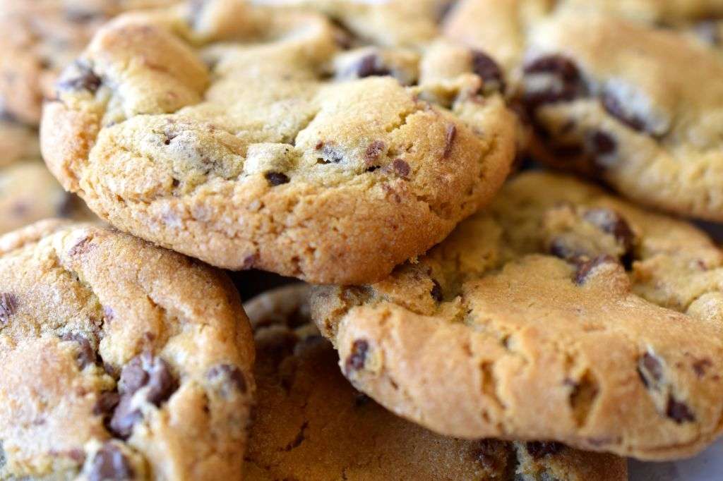 Keto Chocolate Chip Cookies Easy Low Carb Chocolate Chip Cookies 