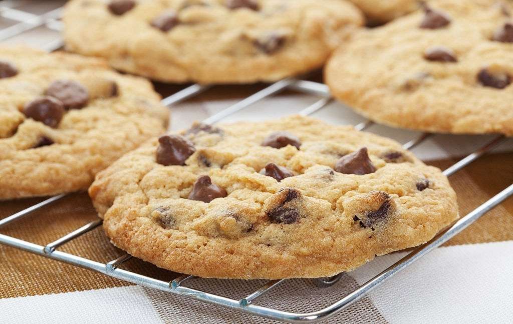 keto chocolate chip cookies