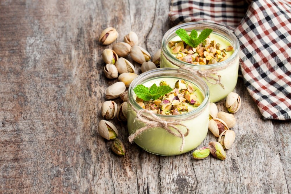 keto pistachio pudding dessert